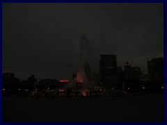 Chicago by night - Buckingham Fountain and views from Grant Park 06